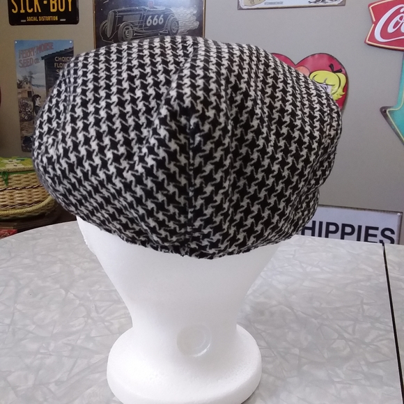 Vintage style flat cap in black and grey houndstooth unisex - Picture 4 of 5